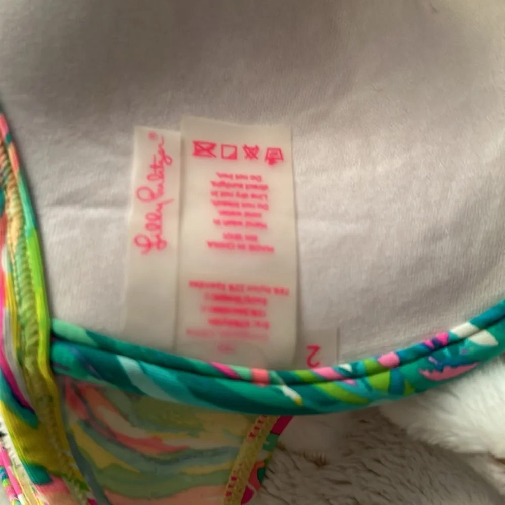 Lilly Pulitzer swim top size 2 - Picture 3 of 4